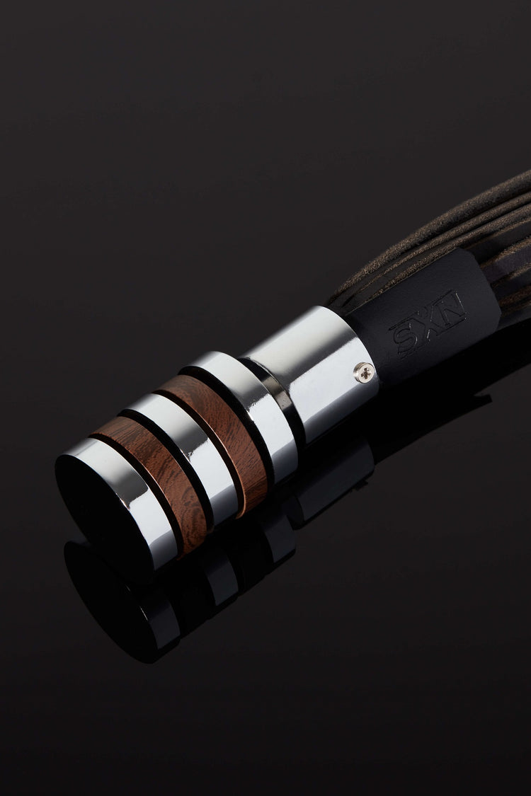 House of SXN Luxury Leather Bondage BDSM SYN Leather Flogger Close