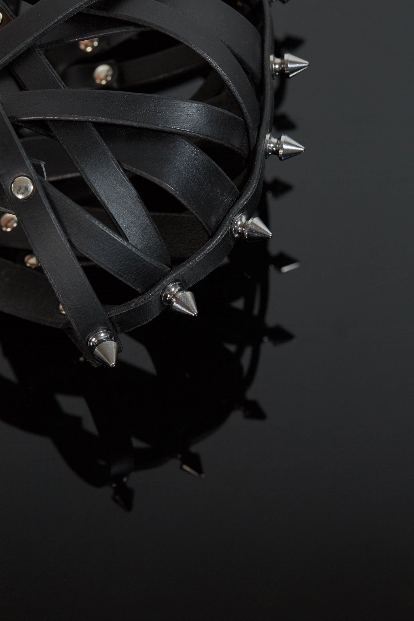 Closeup for spikes on Coppulatta mask