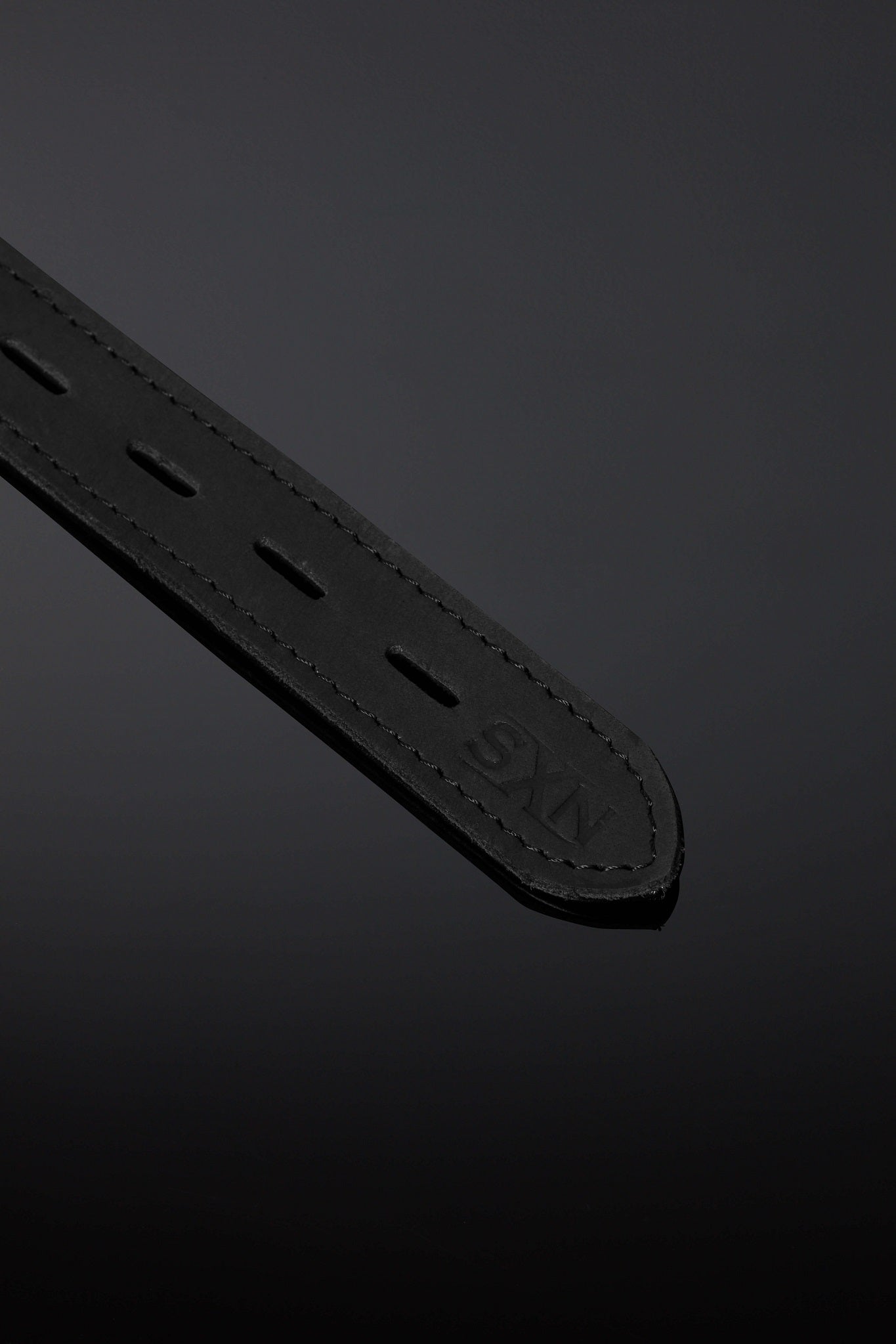 House of SXN Subtilis Nubuck Collar Logo