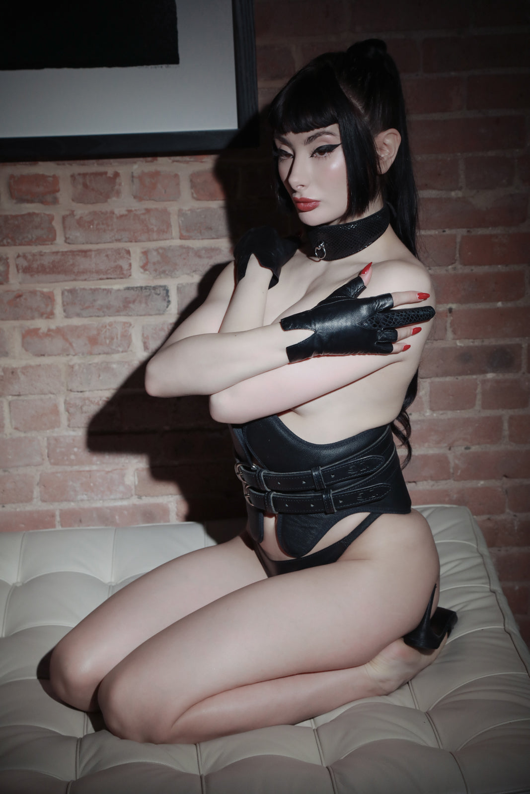 Croc Noir Fingerless Glove