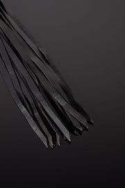 House of SXN Servage Classic Bondage Leather Flogger 3