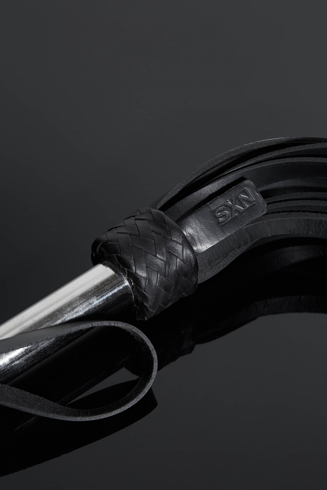 House of SXN Suprema Leather Flogger