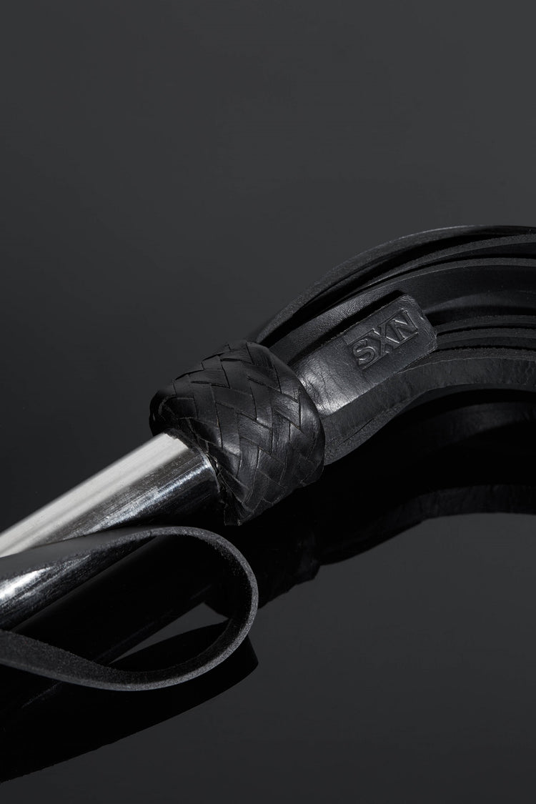 House of SXN Suprema Leather Flogger